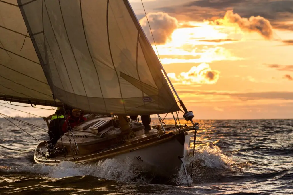 Systeemdenken en Zeilen: Wat Zeilen Ons Kan Leren Over Complexe Systemen